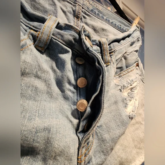 American Eagle Outfitters High-waisted Distressed Jean Shorts - Picture 4 of 6